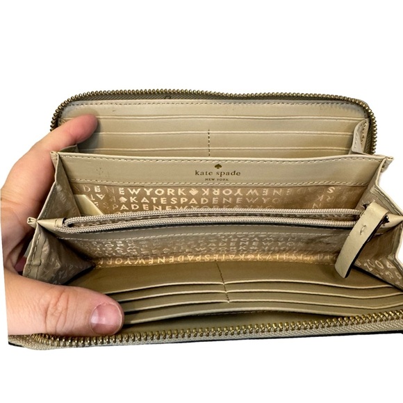 Kate Spade Taupe Grey A La Vita Ostrich Embossed Leather Designer Wallet GUC - Picture 6 of 11